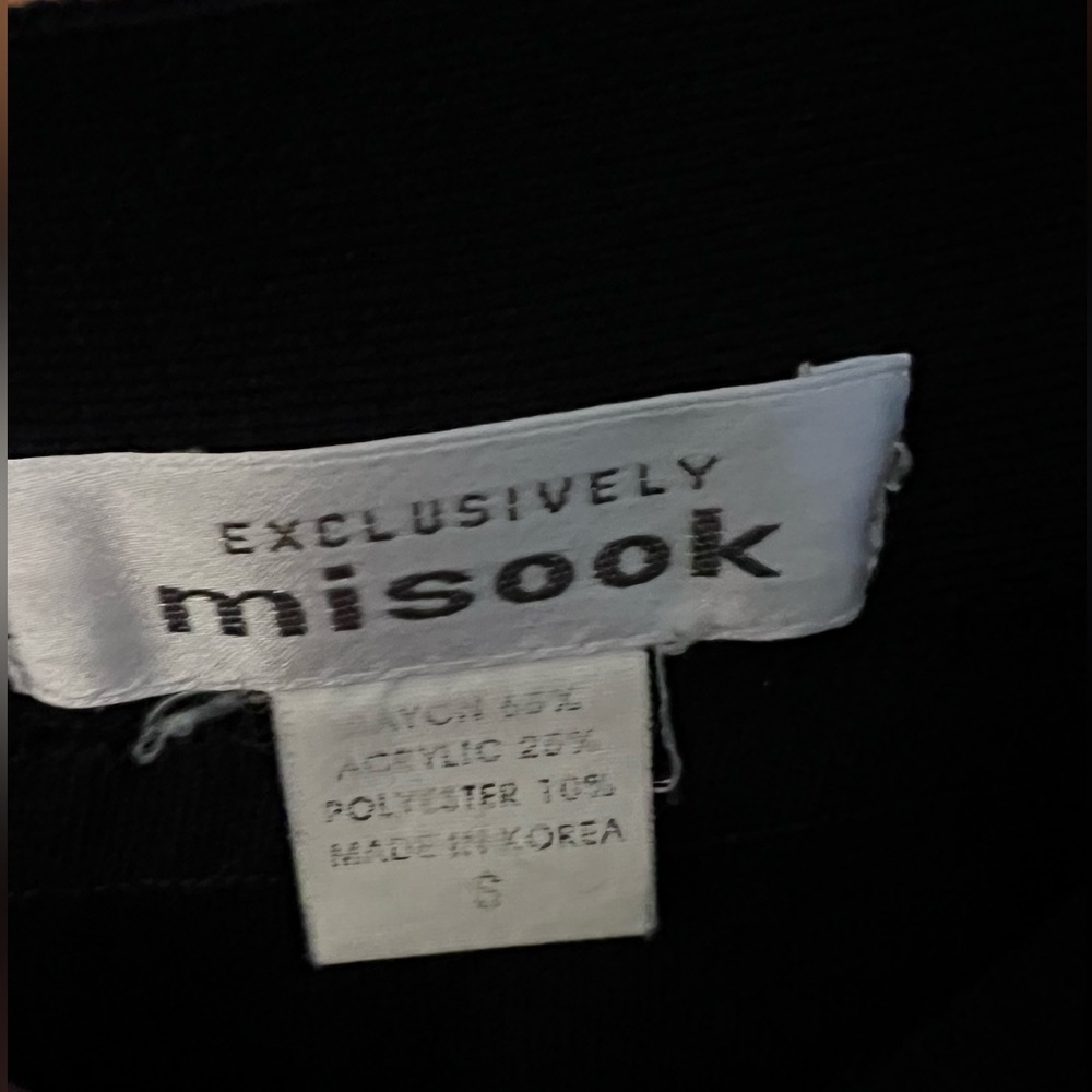 Misook, 100% acrylic skirt, cute style.